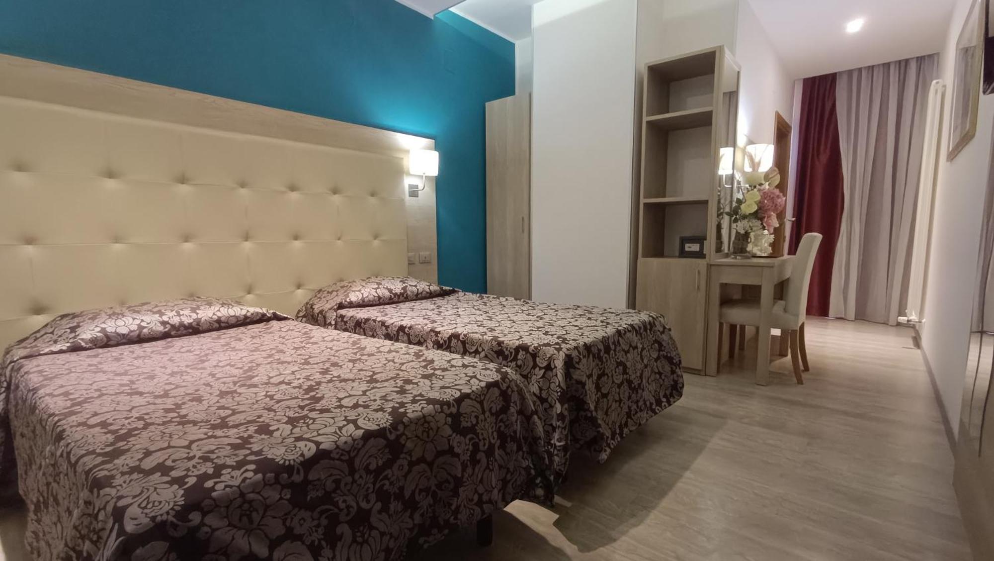 Hotel Baffo Rosso Alba Adriatica Buitenkant foto